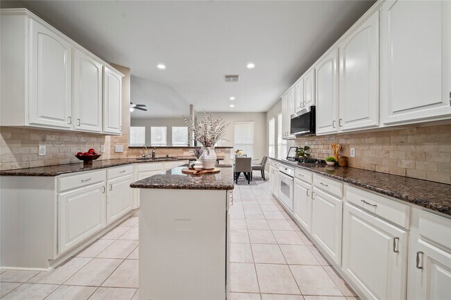Building Photo - 22519 Diamond Shore Ct