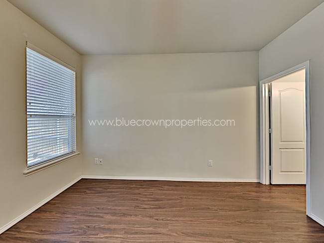 Building Photo - 2912 Wispy Tr