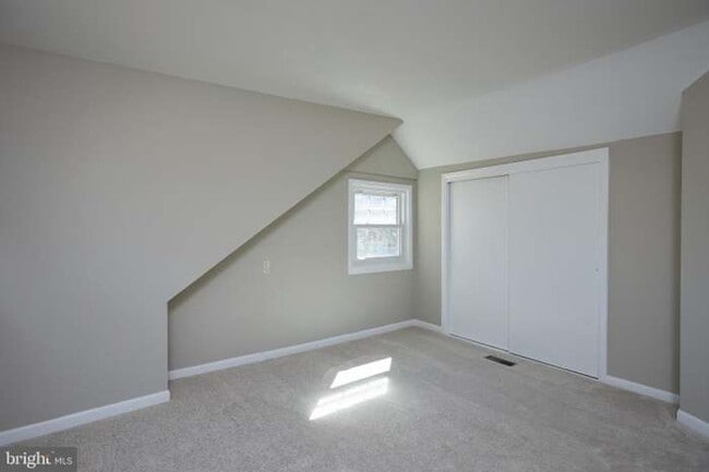Building Photo - 221 Dale Dr
