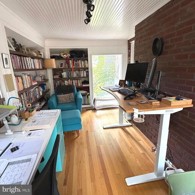 Building Photo - 3121 Quebec Pl NW