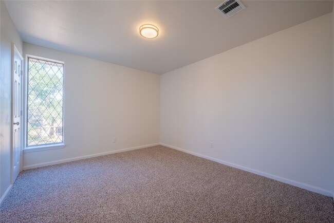 Building Photo - 1923 Big Horn Dr