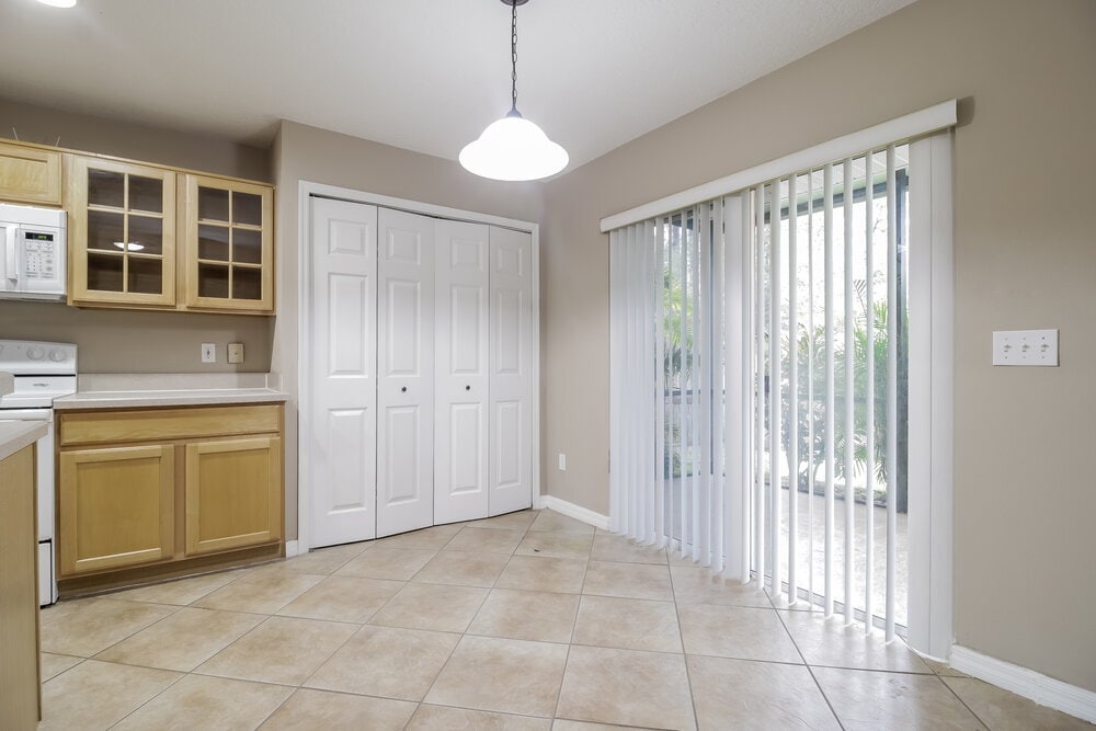 Building Photo - 2010 Stone Abbey Blvd