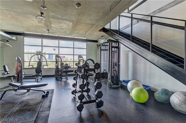 Building Photo - 353 E Bonneville Ave