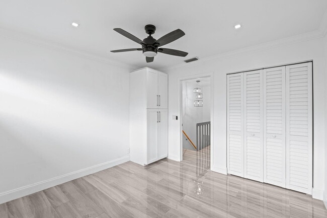 Building Photo - 149 NW 70th St