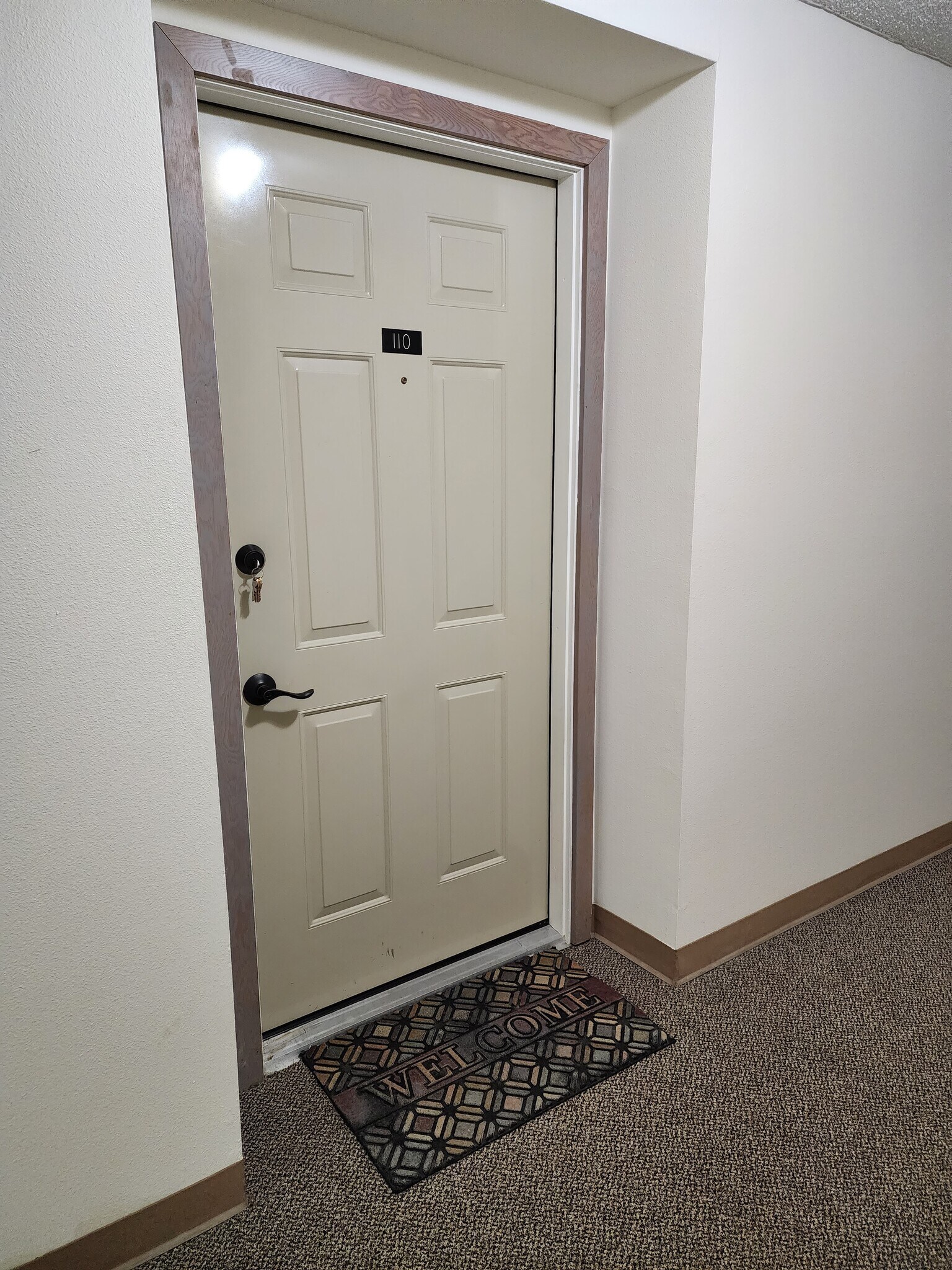Private End Unit - 9645 Independence Dr