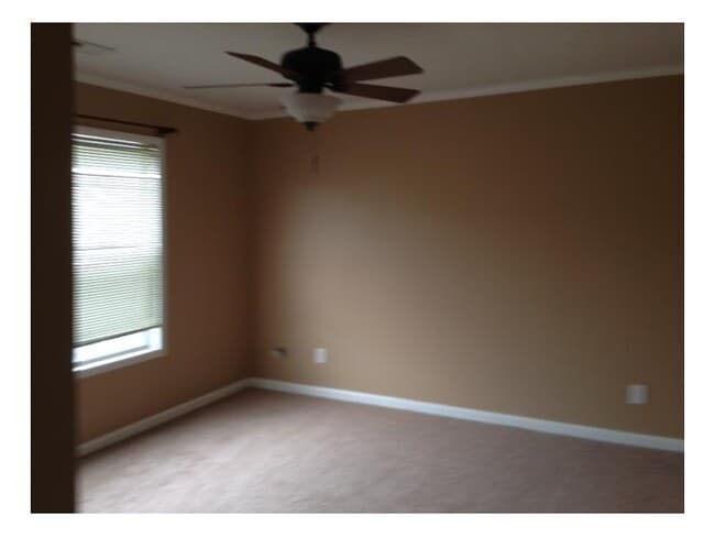 Building Photo - CUTE 2 BEDROOM 2 BATH CONDO WITH UPGRADES!