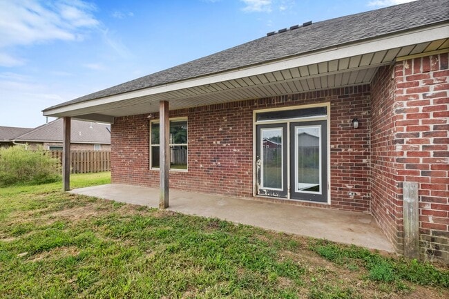 Building Photo - 702 Grant Ave