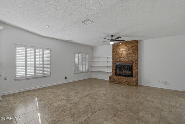 Building Photo - 232 Ave Mirador