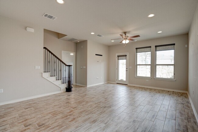 Building Photo - Beautiful 4/BR 3.5/BA Home for Rent in Aus...