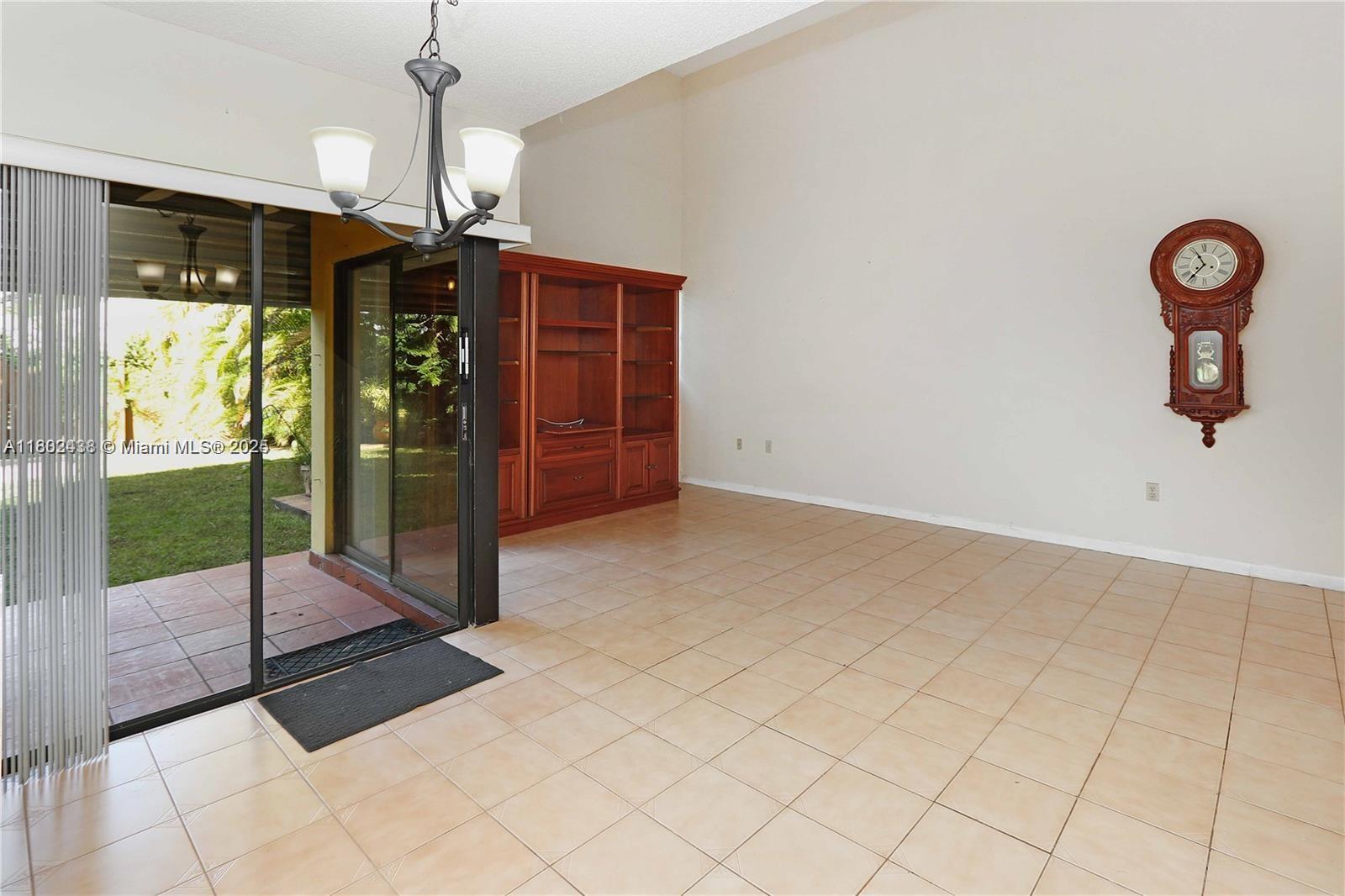 Building Photo - 2500 SW 113th Ct
