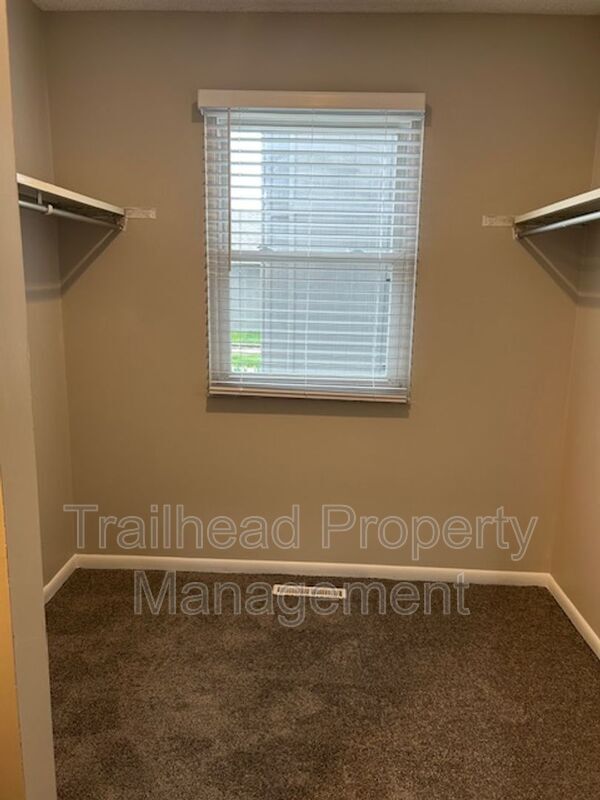 Building Photo - 1035 NW 70th Ct