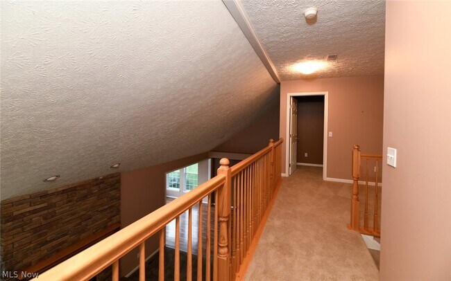 Building Photo - 200 Weatherstone Ct