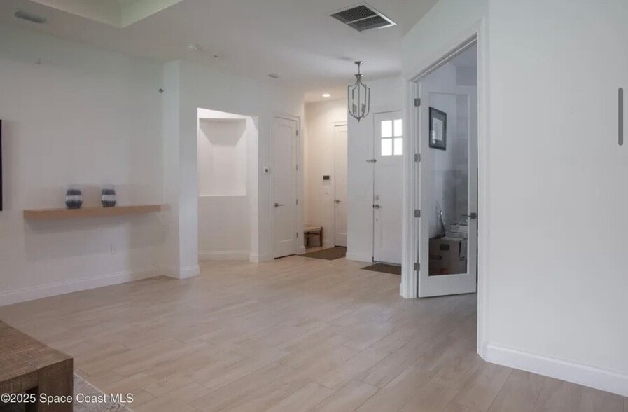 Building Photo - 4305 Negal Cir