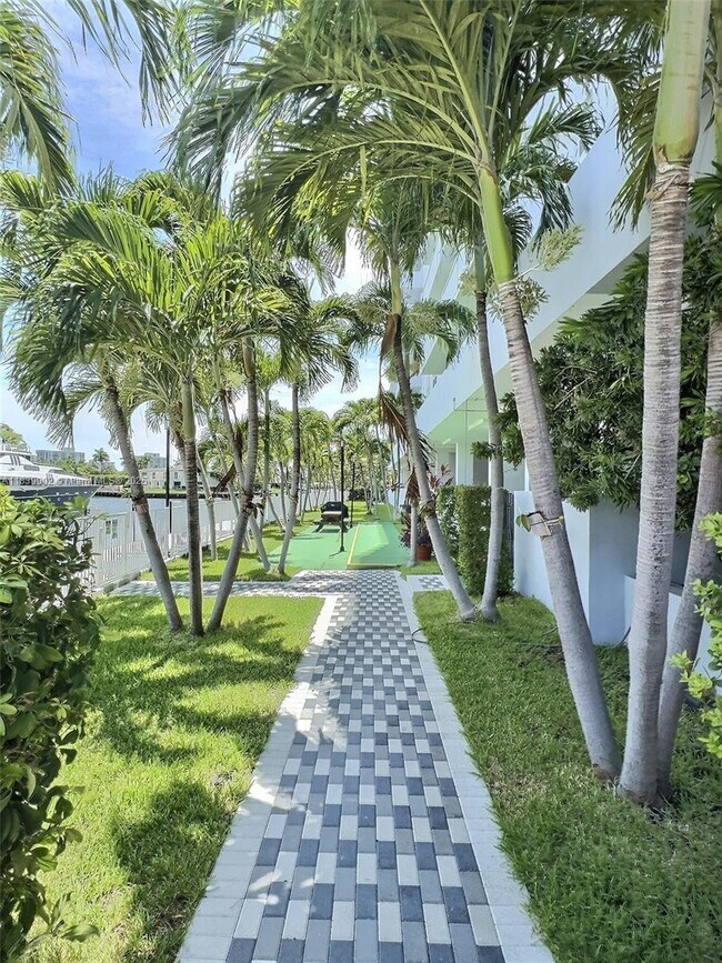 Building Photo - 137 Golden Isles Dr