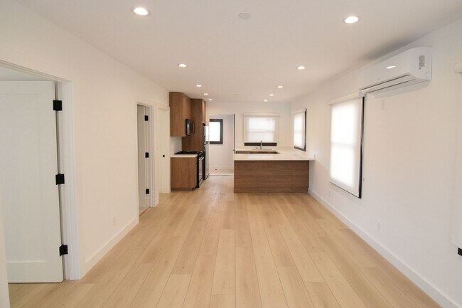 Building Photo - 317 Ocean Park Blvd