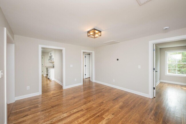 Building Photo - 1106 Morningside Dr