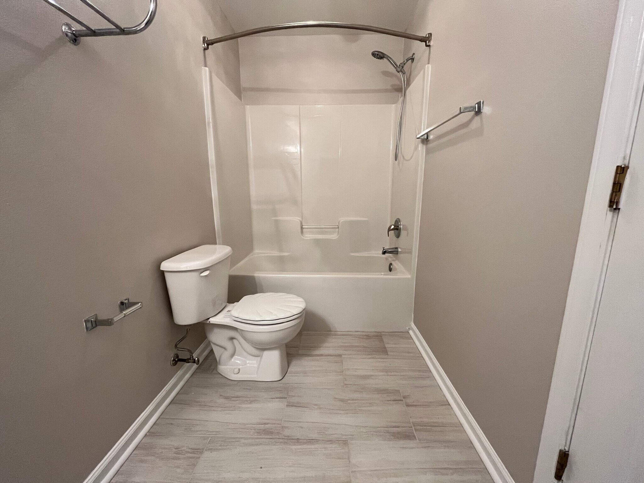 Building Photo - 2464 Stratford Crossing Dr