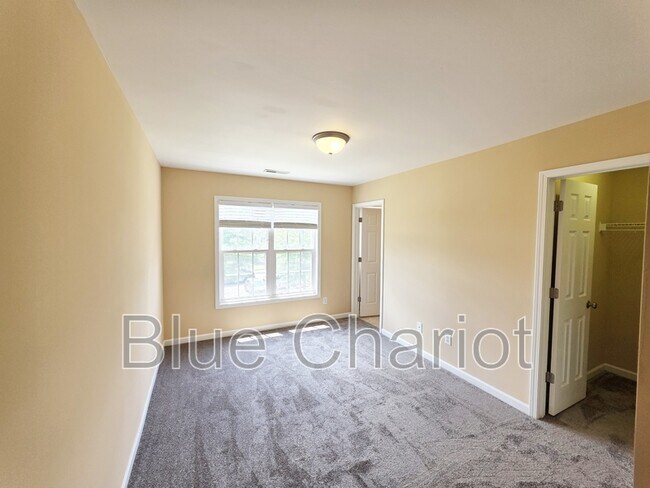 Building Photo - 650 Ganyard Farm Way