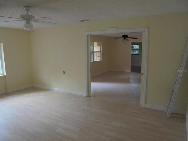 Building Photo - 5033 Lords Ave