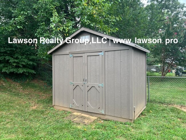 Building Photo - Charming and Clean- Hollins Three Bedroom ...