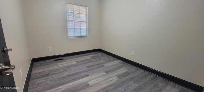 Building Photo - 710 Dailey Ave