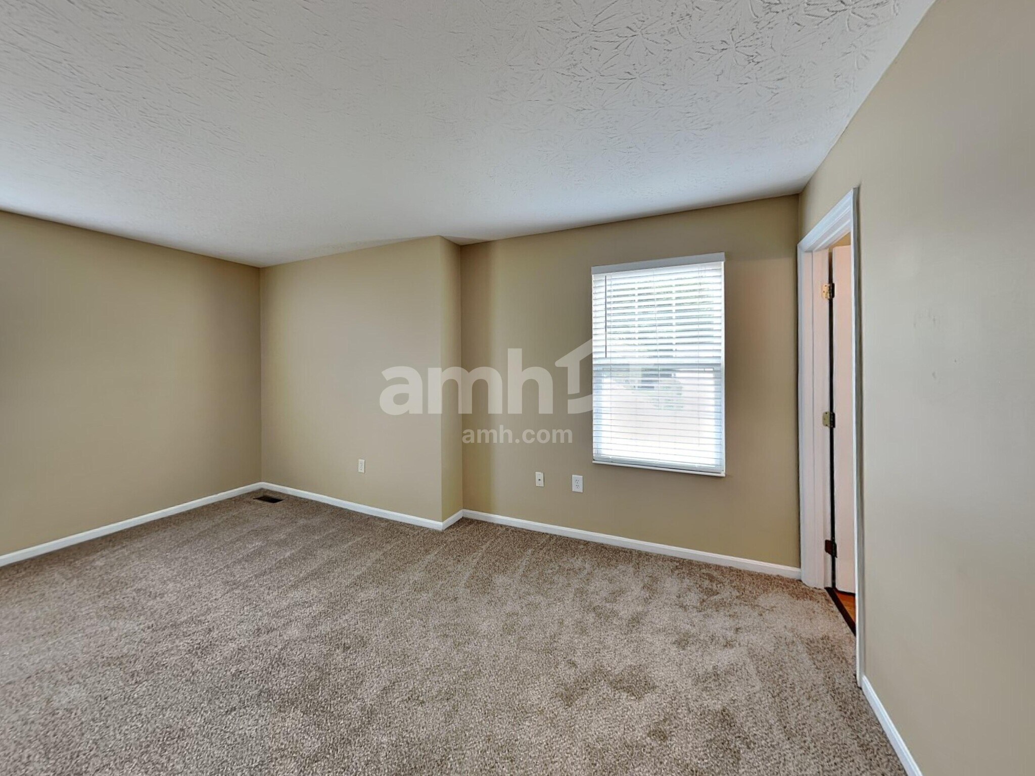 Building Photo - 6083 Weber Oaks Dr