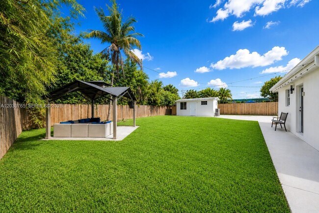 Building Photo - 10731 SW 51st Dr