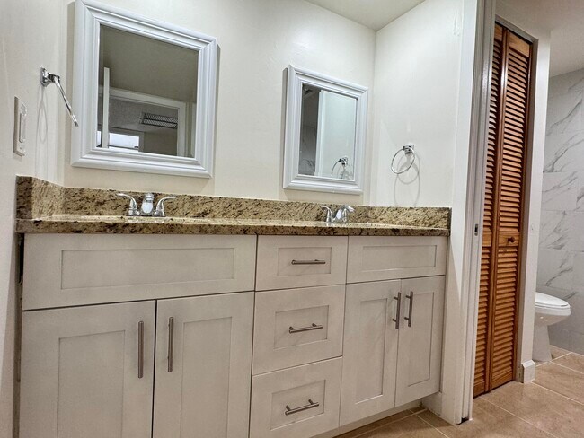 Building Photo - 203 Lake Arbor Dr