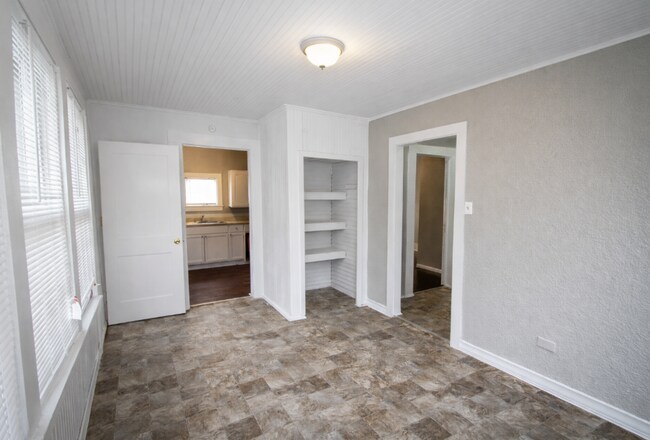 Building Photo - Convenient Home in Close Proximity to Downtown!