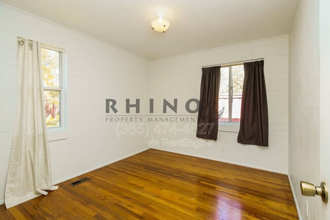 Building Photo - 1154 Fremont Ave W