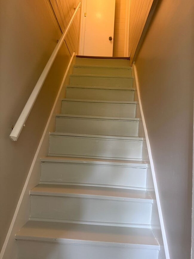 Building Photo - Adorable 4 Bed 1 bath Baldwinsville Cottage