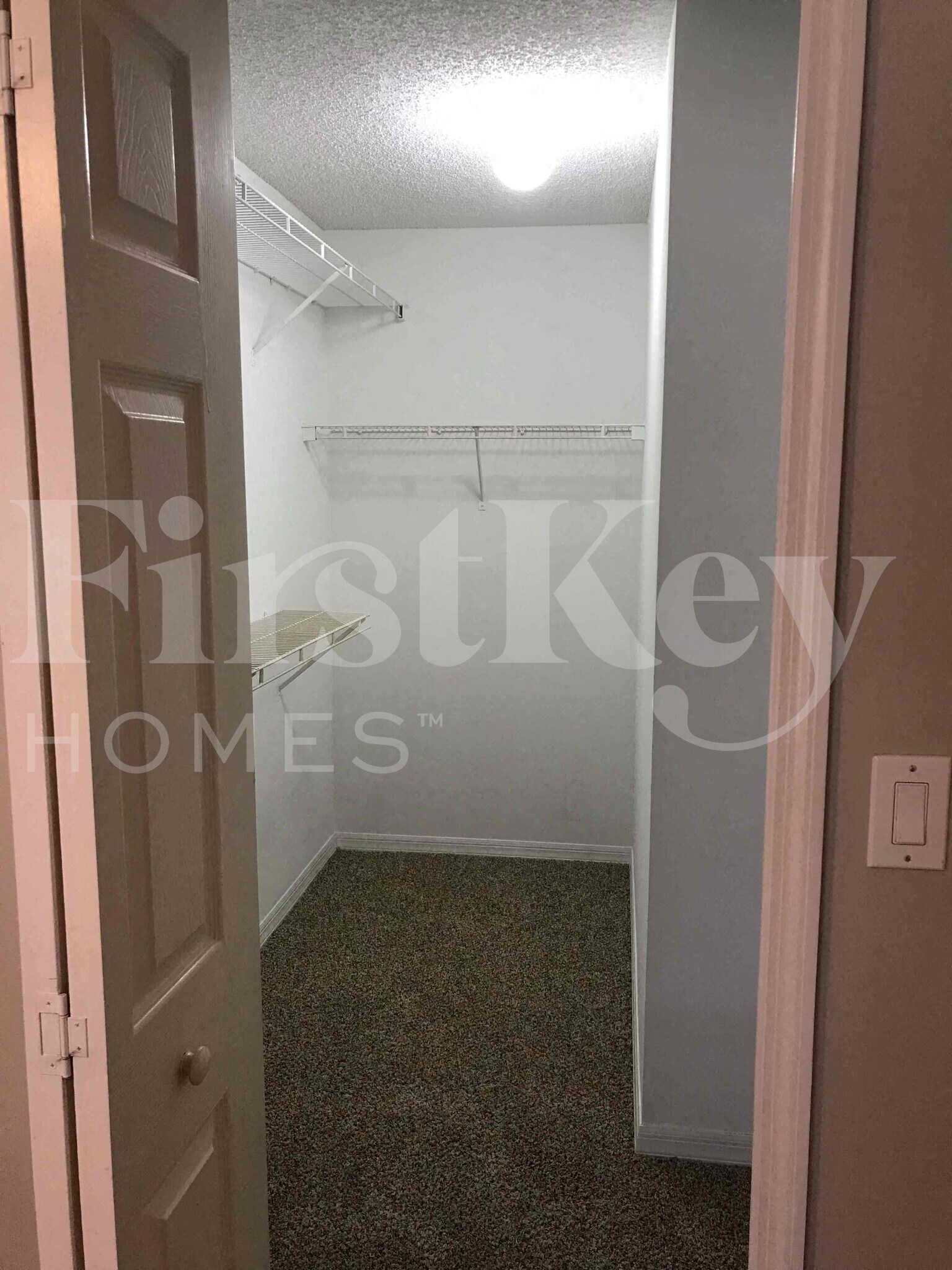 Building Photo - 1609 Whiting St SE