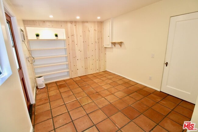 Building Photo - 20200 Paradise Ln