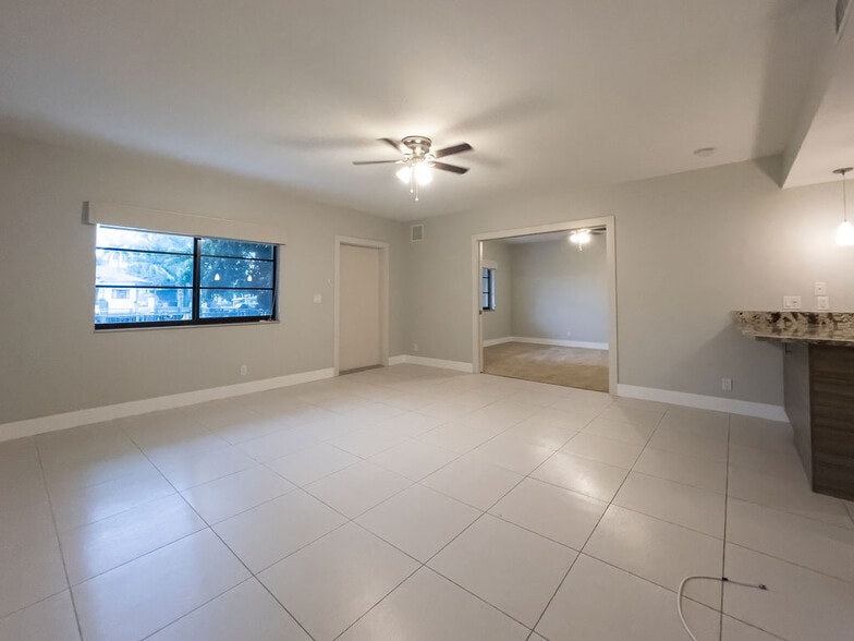 Building Photo - 64 Isle Of Venice Dr