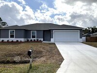 Building Photo - 714 Munich St NW