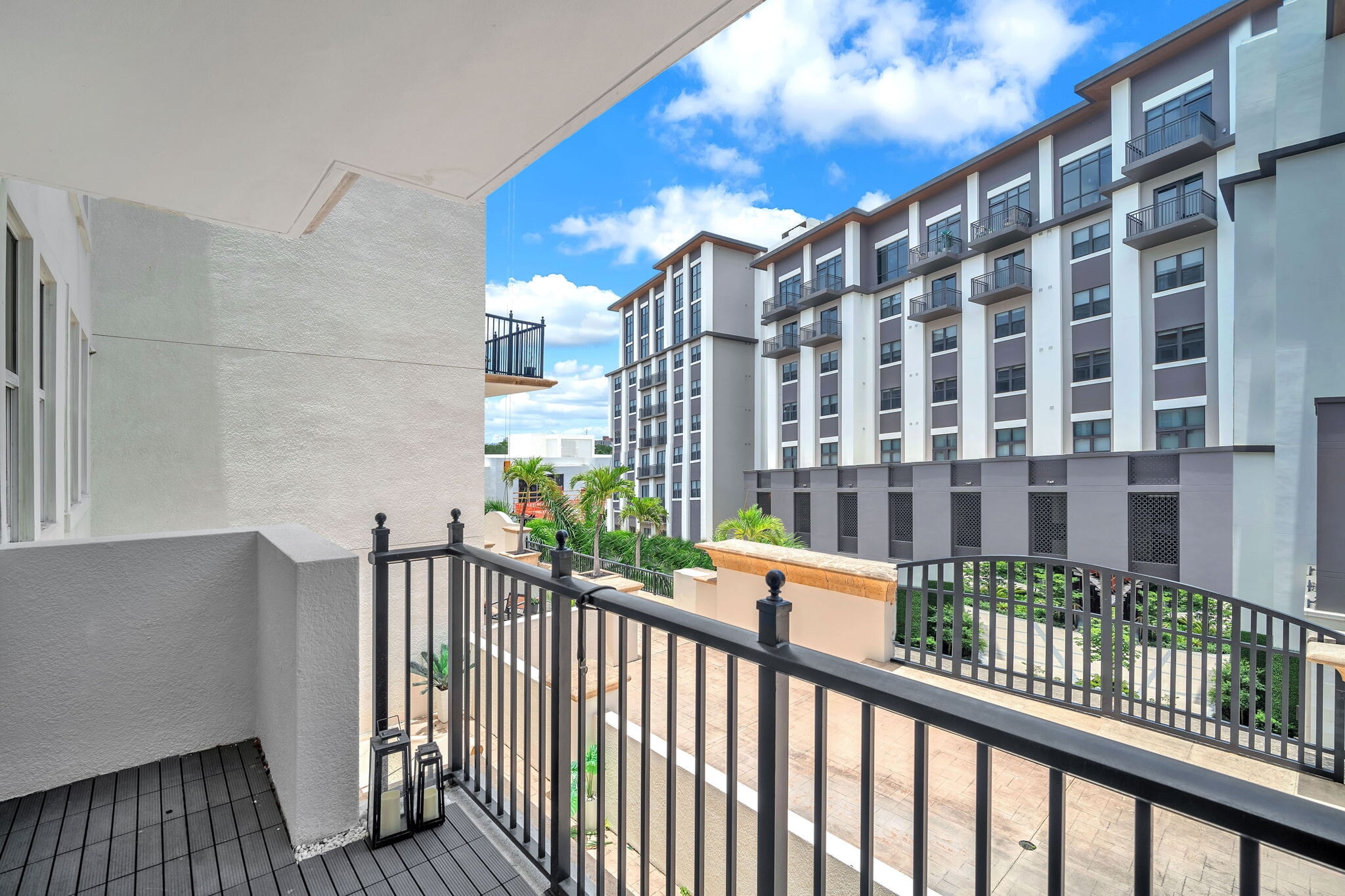 Building Photo - 4100 Salzedo St