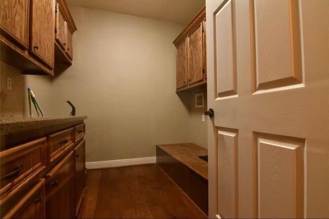 Building Photo - 2063 Apache Dr