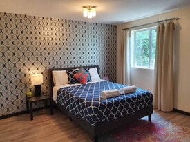 Building Photo - 1532 2nd St SW