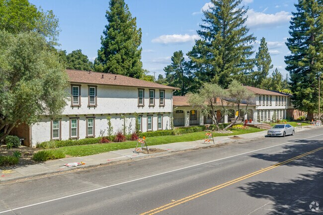 Building Photo - Casa Vasona Garden Apartments