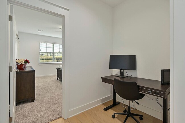 Building Photo - 5040 Mooney Fls Dr