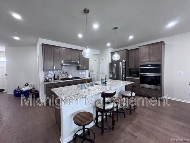 Building Photo - 1434 Superior Dr