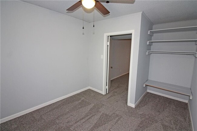 Building Photo - 2210 Kinyon Rd