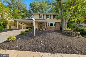 Building Photo - 210 Lastner Ln