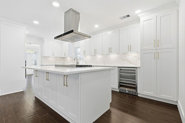 Building Photo - 2410 Del Norte St