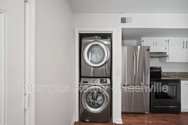 Building Photo - 1300 Aline Ave