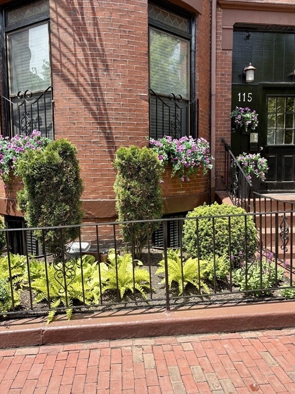 Building Photo - 115 St Botolph St