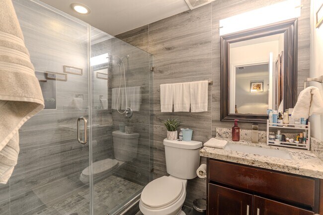 Building Photo - 6339 Del Monte Dr