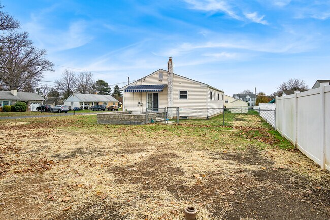 Building Photo - 413 Watson Ave