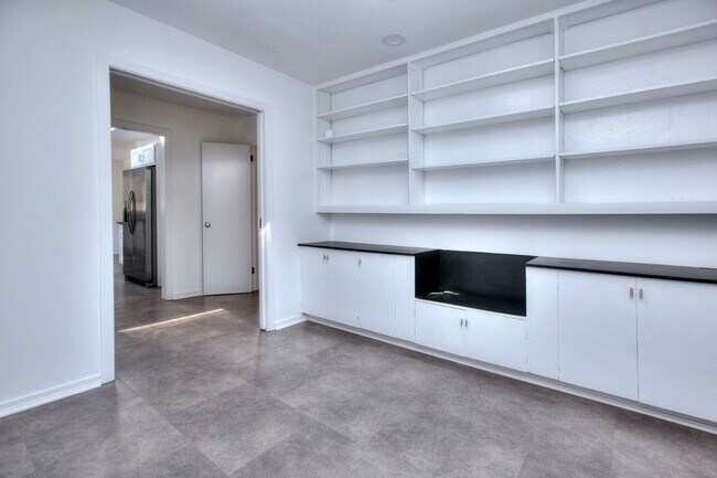 Building Photo - 208 Bayberry Ln