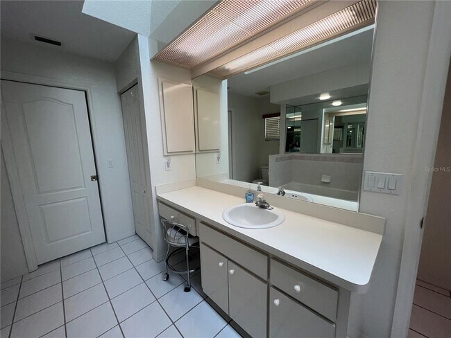 Building Photo - 2300 Mauritania Rd